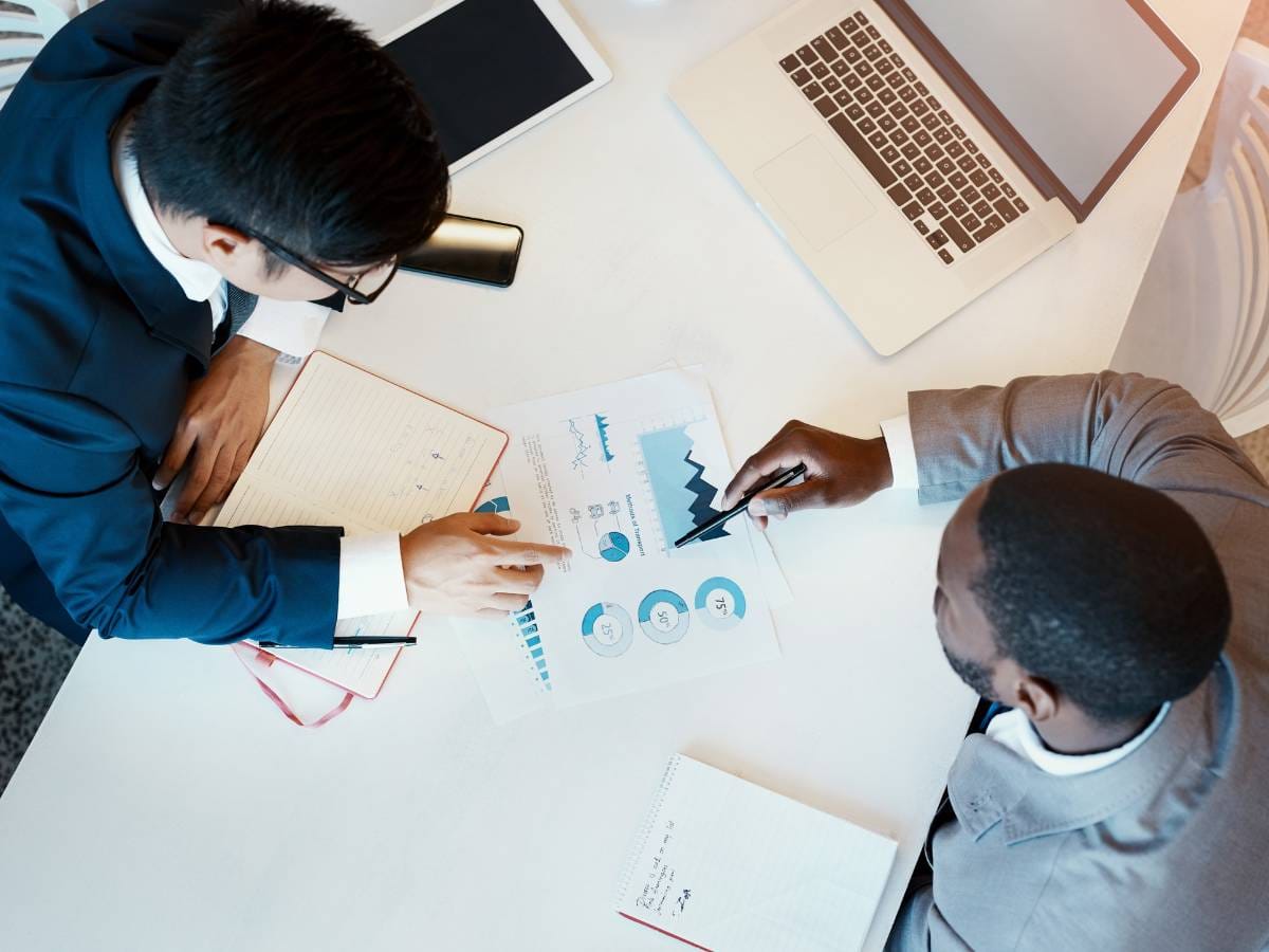 12 kluczowych czynników wpływających na drogę hamowania