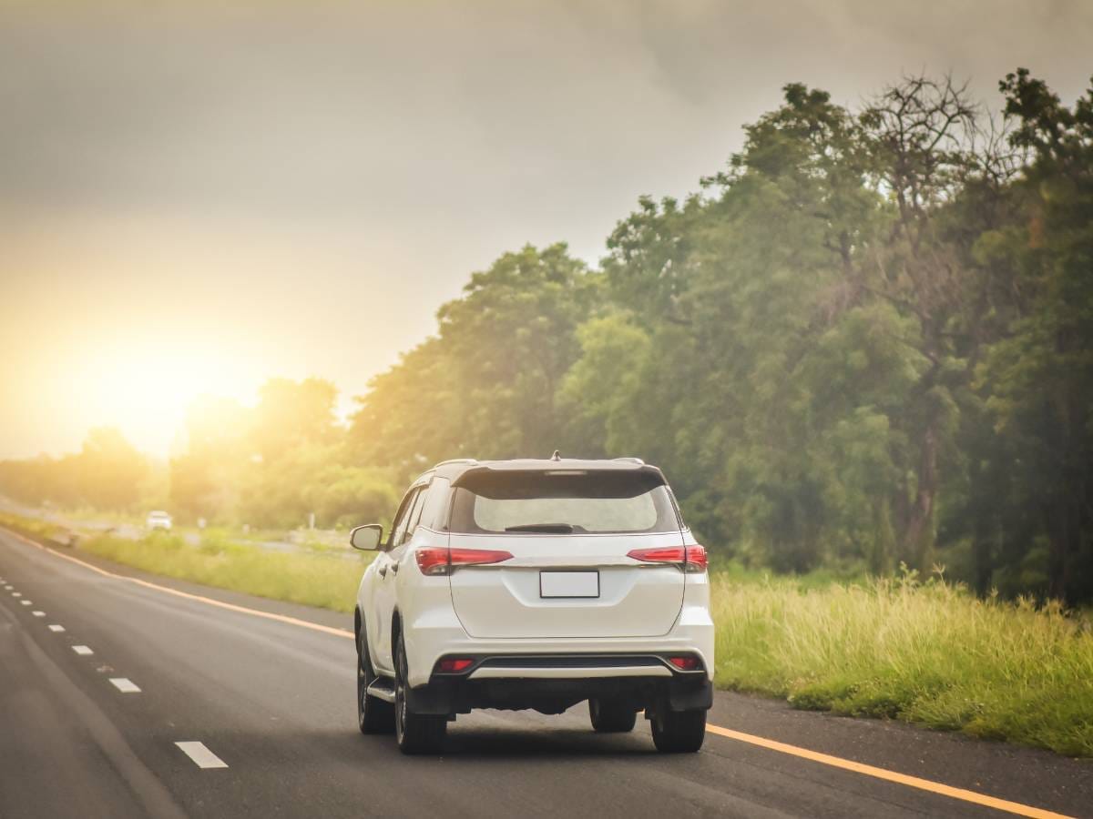 z jaką minimalną prędkością masz obowiązek jechać na autostradzie