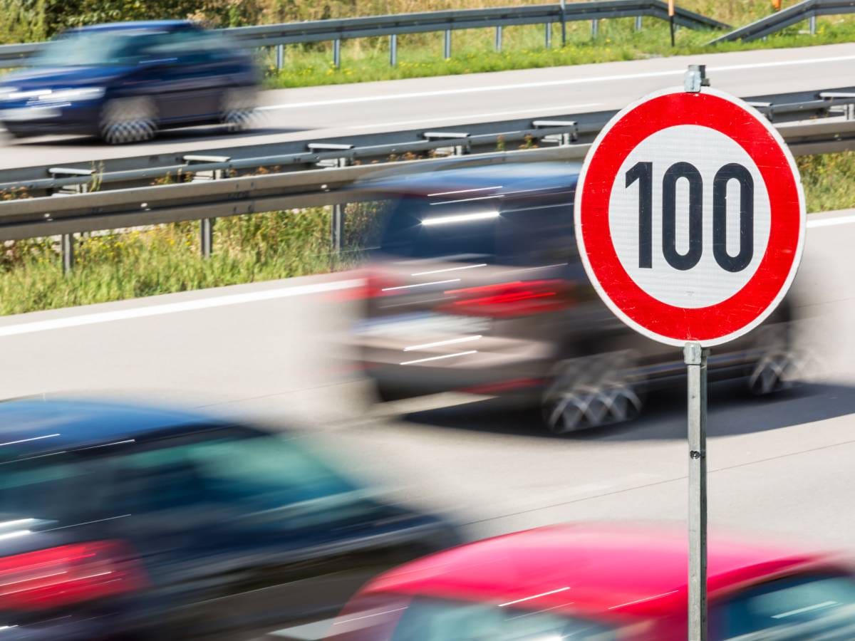 Obrazek "dozwolona prędkość na autostradach w Europie"