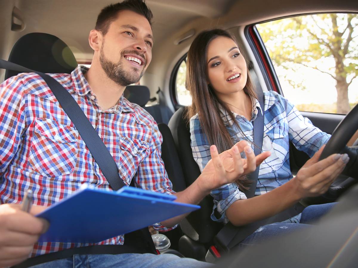 Wyjaśniamy, jak ozonować samochód, aby utrzymać świeżość wnętrza