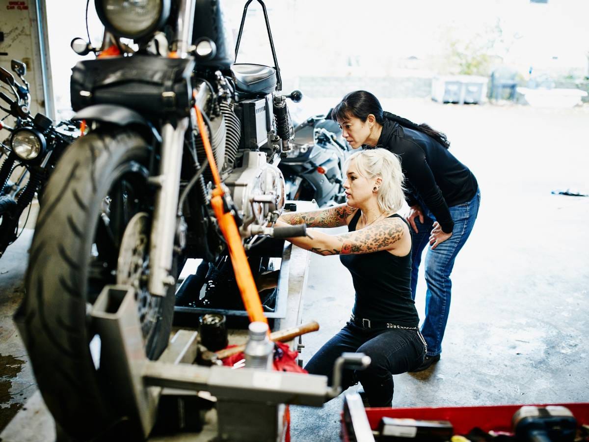 Co ile wymieniać olej, żeby uniknąć kosztownych napraw silnika?