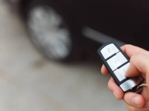 jak otworzyć centralny zamek samochodowy